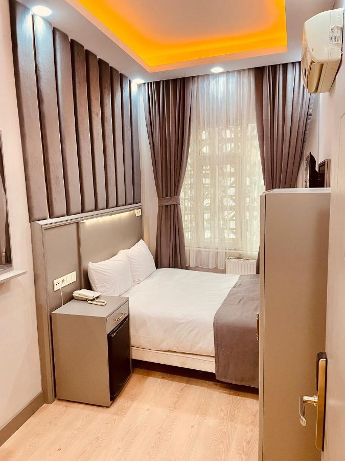 Crowned Plus Hotel 伊斯坦布尔 外观 照片