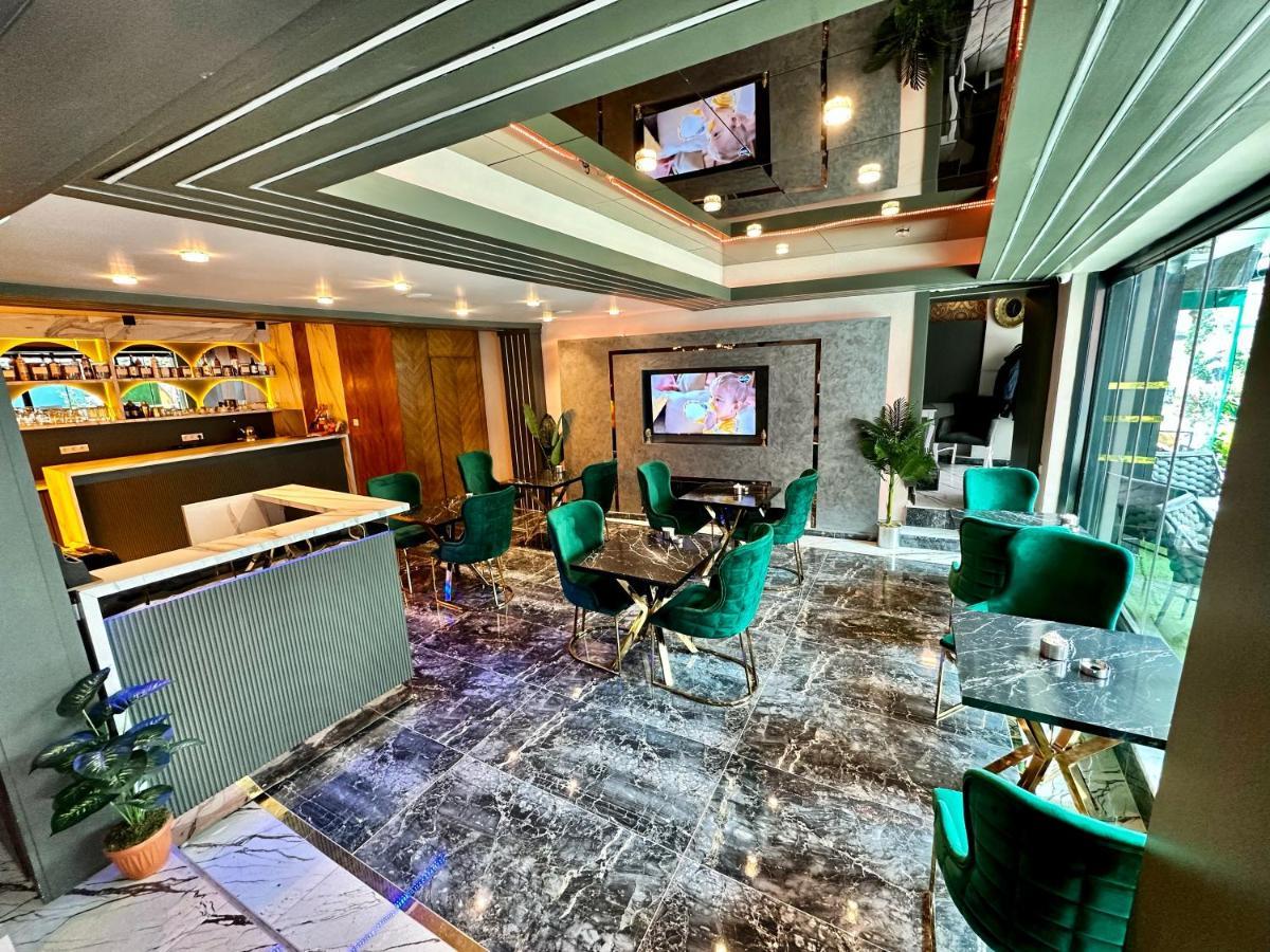 Crowned Plus Hotel 伊斯坦布尔 外观 照片