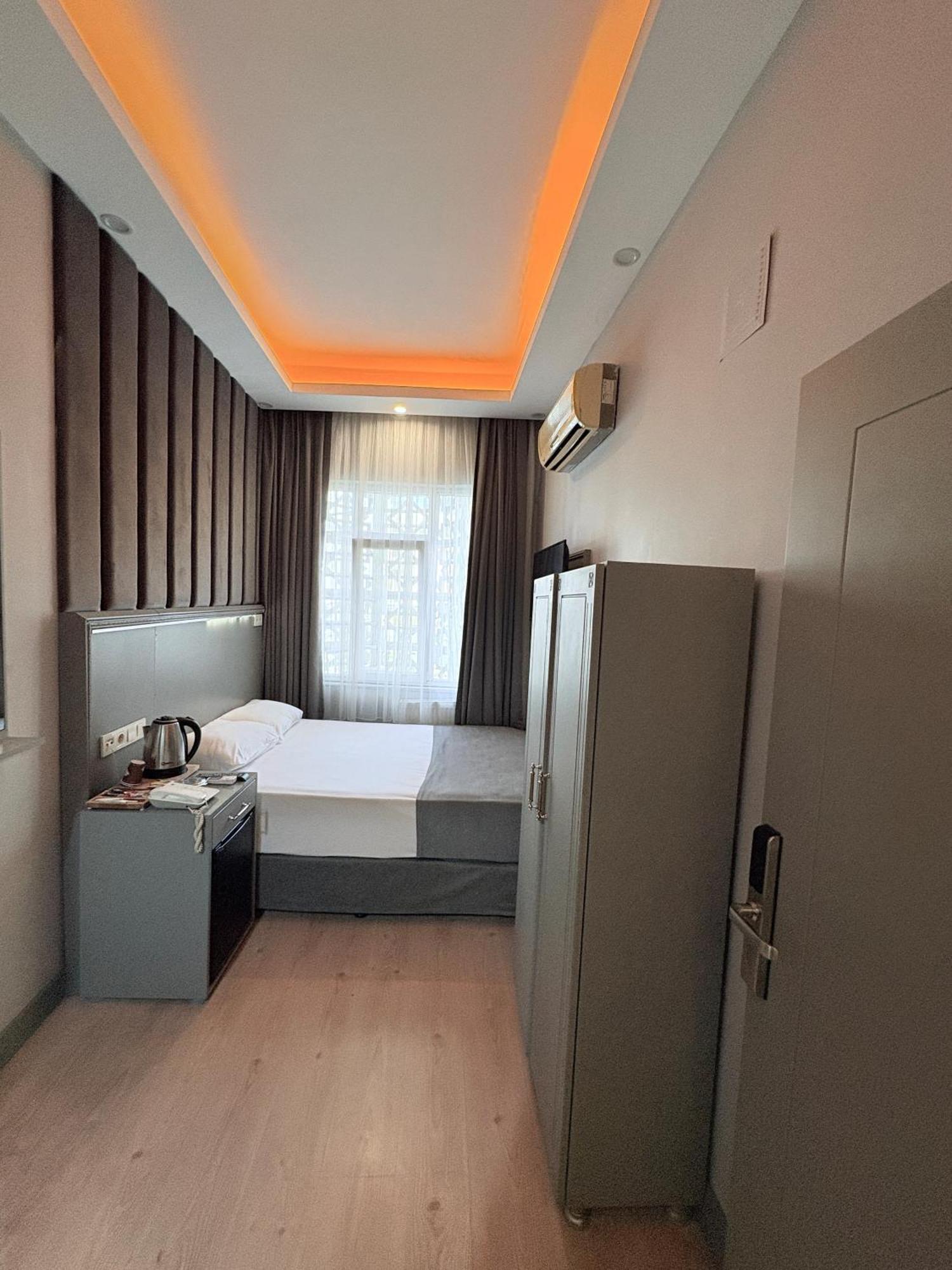 Crowned Plus Hotel 伊斯坦布尔 外观 照片